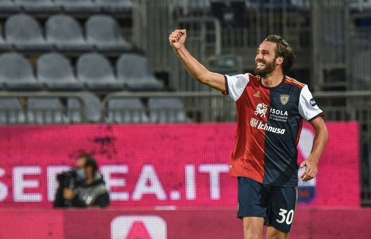 Leonardo Pavoletti esulta dopo il gol allo Spezia | Foto Alessandro Sanna