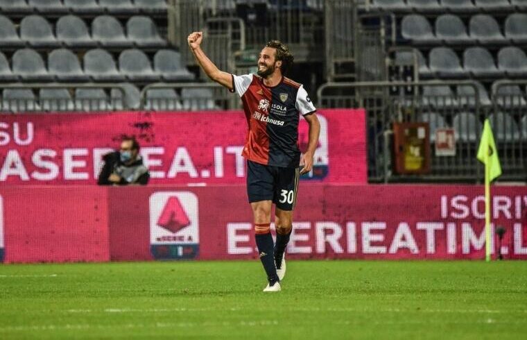 Leonardo Pavoletti esulta dopo un gol | Foto Alessandro Sanna