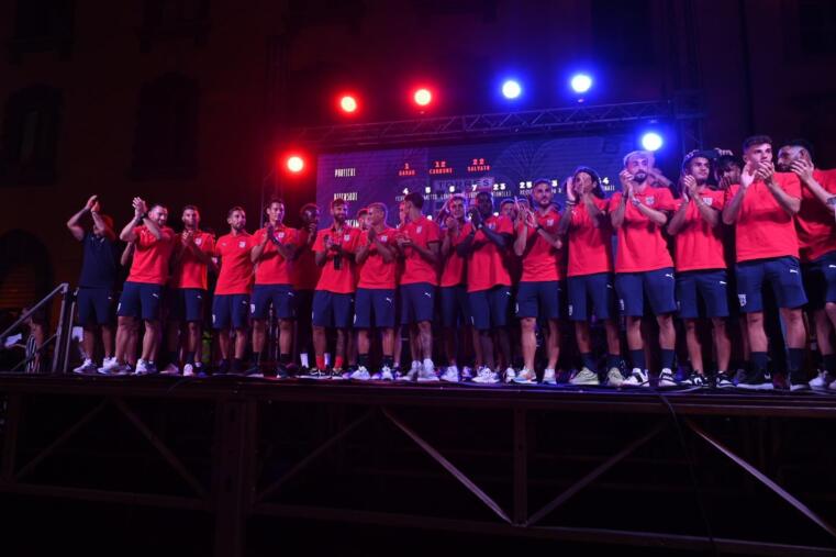 Torres, presentata la squadra alla città di Sassari