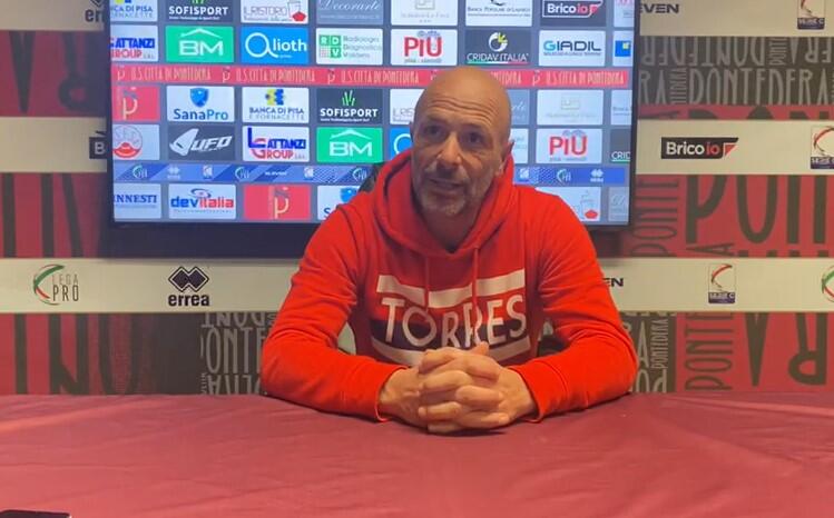 Ufficiale Torres, esonerato Alfonso Greco