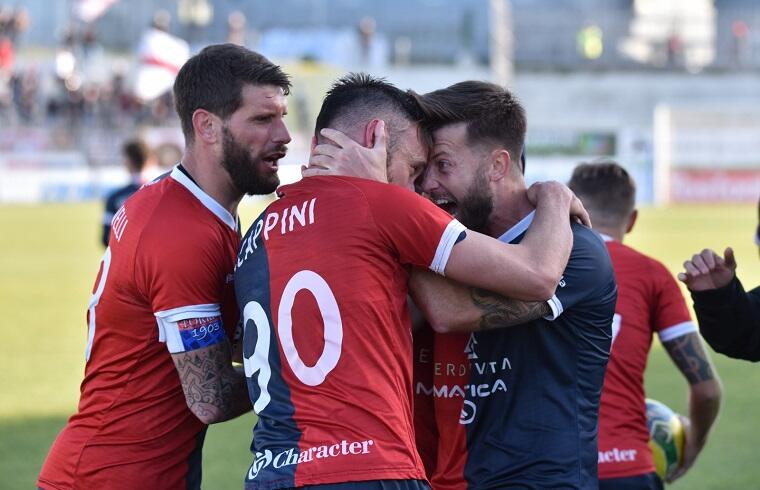 L'esultanza al gol di Scappini in Torres-Lucchese | Foto Alessandro Sanna