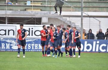 L'esultanza della Torres a Olbia per il momentaneo 0-1 | Foto Alessandro Sanna