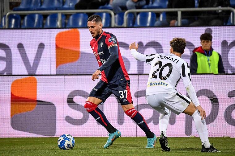 Titular do Cagliari, e com grandes atuações na temporada, Paulo Azzi  comemora acesso na Série B italiana - Lance!