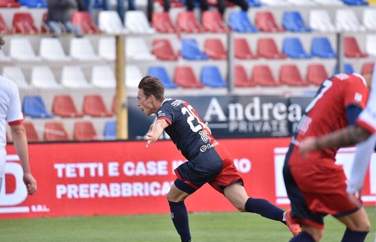 Manuel Fischnaller esulta dopo un gol segnato al Gubbio | Foto Alessandro Sanna